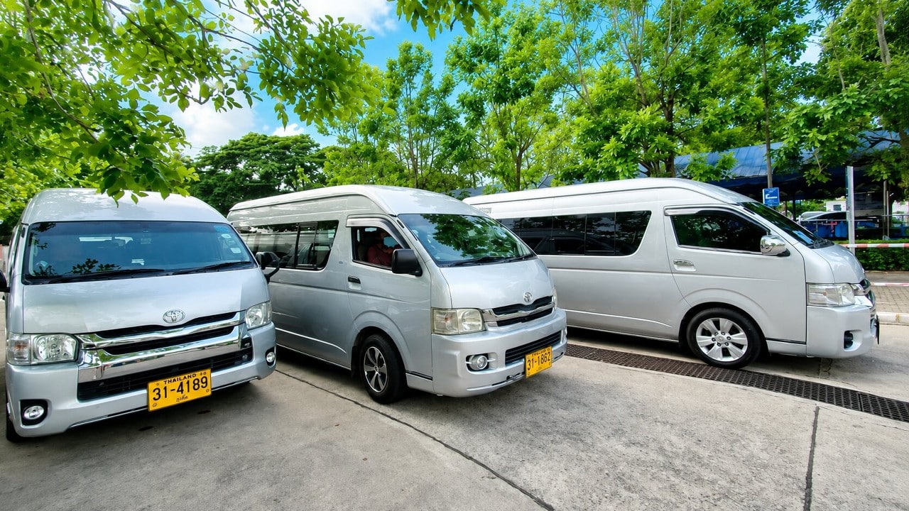 プーケット島内の複数観光地を巡る専用車
